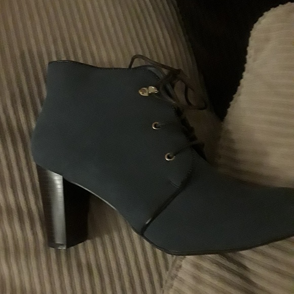 Boots - Picture 3 of 5